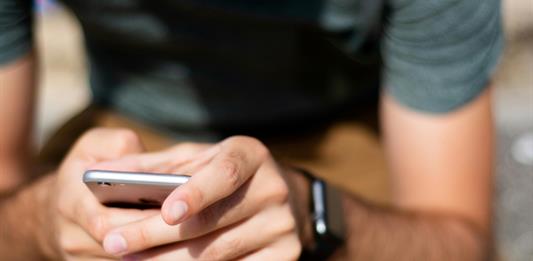 Los menores que sufren abuso sexual en redes tienen 13 años de media