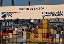 Panamá en contacto con Maersk para operar en el canal tras anular contrato a hongkonesa
