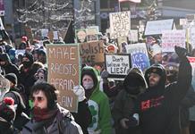 Miles de personas marchan en Mineápolis contra las redadas de migrantes del gobierno Trump Miles de personas marchan en Mineápolis contra las redadas de migrantes del gobierno Trump