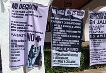 Madre acusa al Estado de proteger violencia vicaria y se encadena en Casa Jalisco