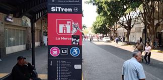 Lamentan extinci&oacute;n de trolebuses en Guadalajara; desmantelan la catenaria en avenida Hidalgo