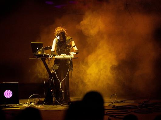 El sonido de Ex N&eacute;bula y la literatura de Carmen Villoro activan el Centro para la Cultura de la Ribera