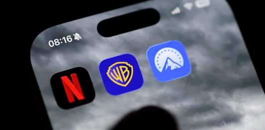 El CEO de Paramount ofrece compromisos de producción y estrenos en cine si compra Warner