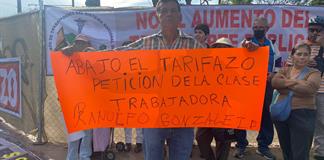 Manifestantes presentan alternativa de transporte el&eacute;ctrico y tarifa baja