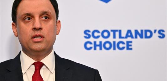 El primer ministro británico descarta dimitir pese al escándalo derivado del caso Epstein