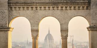 Adidas presenta bal&oacute;n oficial para la final de la Liga de Campeones en Budapest