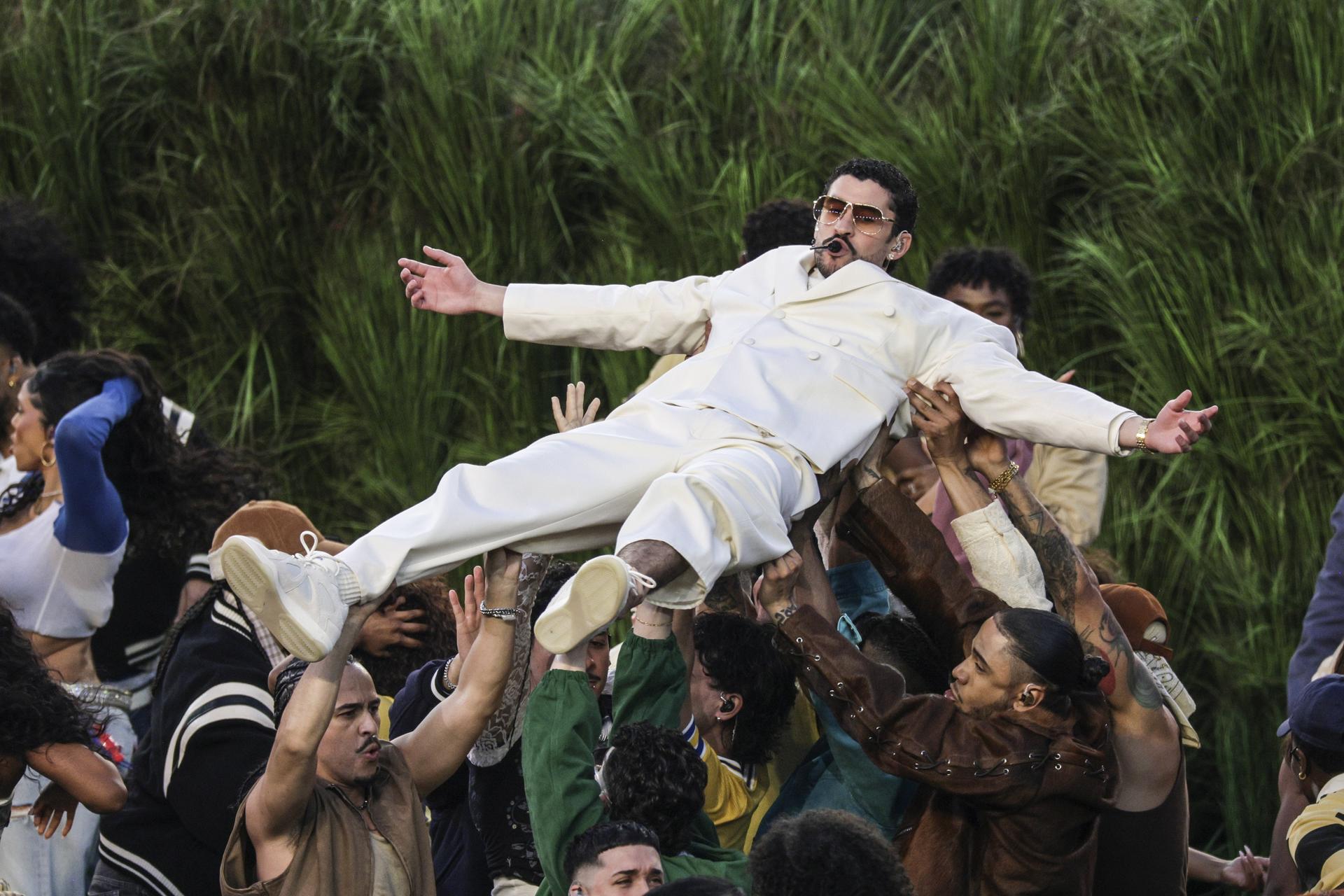 Bad Bunny reúne 128 millones de espectadores en Super Bowl y queda cuarto en la historia