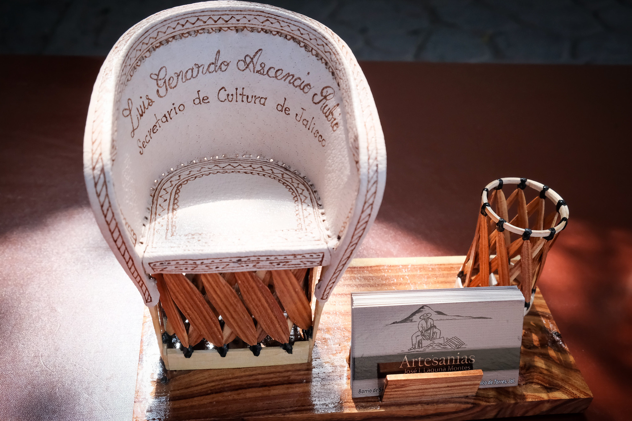 Artesanos solicitan declarar las técnicas del equipal de Zacoalco como patrimonio inmaterial estatal