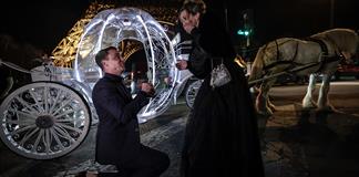 Las pedidas de mano con aires de pel&iacute;cula conquistan la ciudad del amor