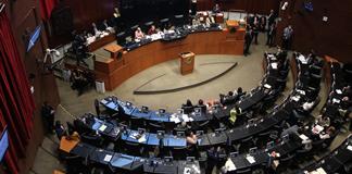 Senado aprueba reducci&oacute;n gradual de jornada laboral a 40 horas a la semana