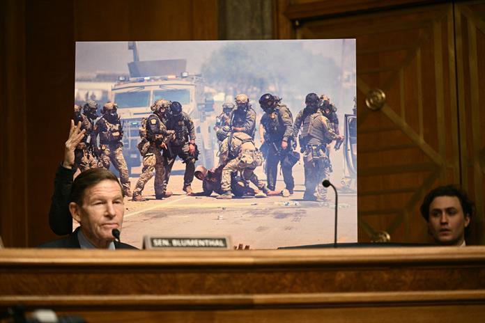 ICE prevé invertir cerca de 40.000 millones de dólares en centros de detención en EEUU ICE prevé invertir cerca de 40.000 millones de dólares en centros de detención en EEUU