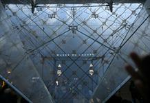 Una obra del siglo XIX sufre da&ntilde;os por una fuga de agua en el Louvre