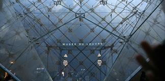 Una obra del siglo XIX sufre da&ntilde;os por una fuga de agua en el Louvre