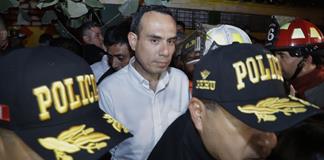 Per&uacute; debatir&aacute; el martes destituci&oacute;n del presidente interino Jer&iacute;