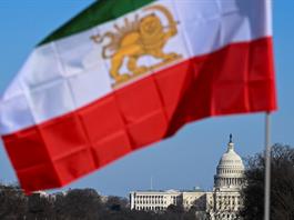 Ir&aacute;n realiza maniobras militares en el estrecho de Ormuz, en la v&iacute;spera de negociaciones con EEUU