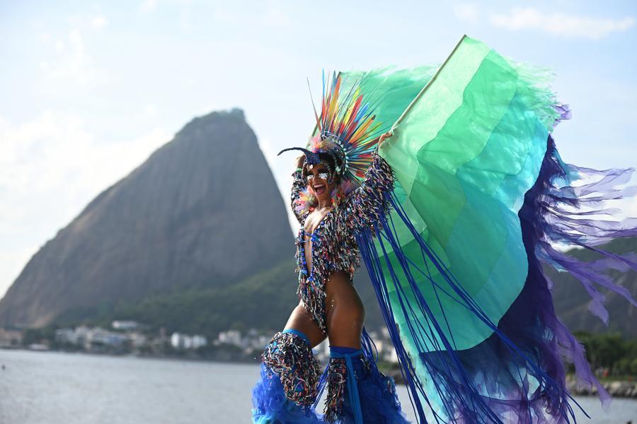 Río de Janeiro abre su Carnaval con una noche de samba, historia y emoción en el Sambódromo