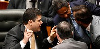 La Corte mantiene la prisión domiciliaria de Bolsonaro, pero le endurece las restricciones La Corte mantiene la prisión domiciliaria de Bolsonaro, pero le endurece las restricciones