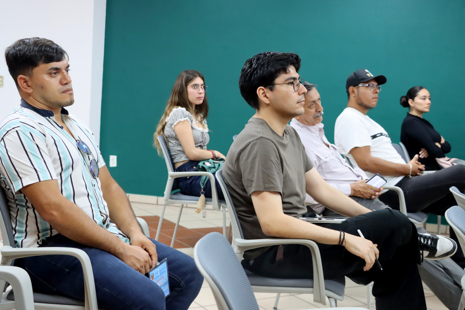 “La nota diaria resuelve el hecho, pero no siempre explica por qué ocurrió”: Isaack de Loza comparte claves del periodismo de investigación en Radio UDG Autlán
