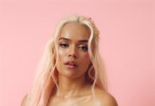Karol G, Pedro Pascal y Lisa Kudrow entre las nuevas estrellas del Paseo de la Fama Karol G, Pedro Pascal y Lisa Kudrow entre las nuevas estrellas del Paseo de la Fama