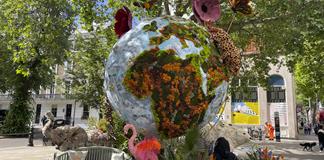 El barrio londinense de Chelsea se llena de coloridas esculturas con flores y plantas El barrio londinense de Chelsea se llena de coloridas esculturas con flores y plantas