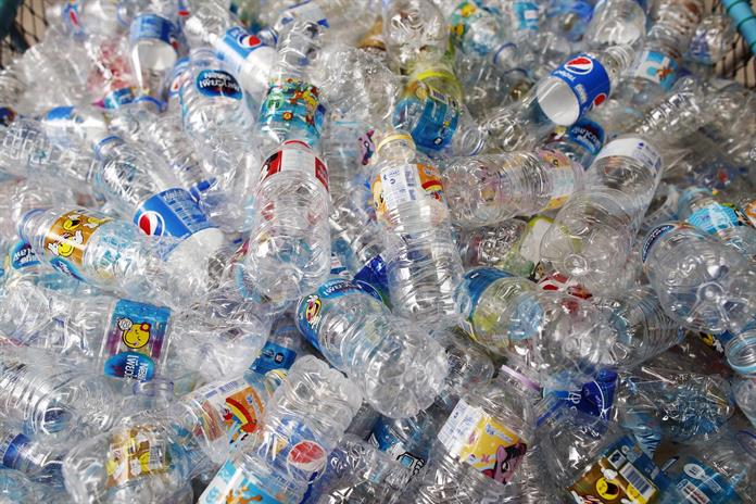 Descubren los obstáculos que dificultan el reciclaje completo de las botellas de plástico Descubren los obstáculos que dificultan el reciclaje completo de las botellas de plástico