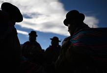 Salvar vidas es toda una odisea por los bloqueos en Bolivia Salvar vidas es toda una odisea por los bloqueos en Bolivia