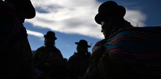 Salvar vidas es toda una odisea por los bloqueos en Bolivia Salvar vidas es toda una odisea por los bloqueos en Bolivia