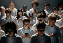 Detox Digital: por qué la generación Z prefiere aislarse del ruido y refugiarse en casa Detox Digital: por qué la generación Z prefiere aislarse del ruido y refugiarse en casa