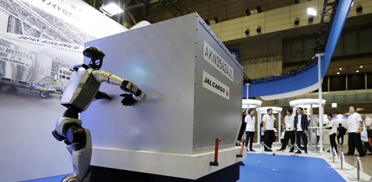 La mayor feria de drones de Japón busca en los robots la solución a su crisis laboral