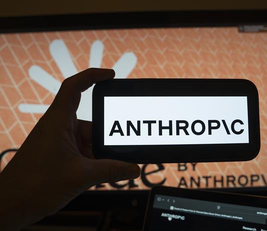 Anthropic advierte sobre la automejora de la IA y propone una pausa global