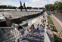 Vivir a las puertas del Estadio Ciudad de México, pero al margen de la fiesta del Mundial