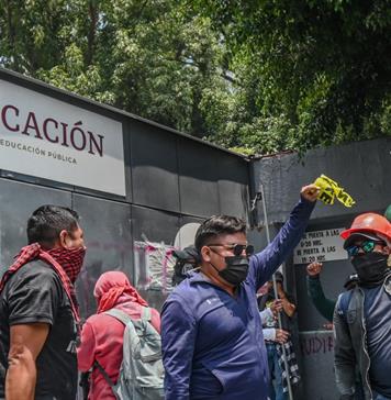 Protestas de maestros en M&eacute;xico preocupan a una semana del Mundial