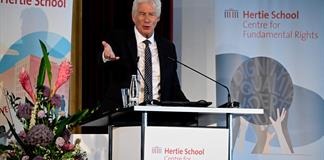 Richard Gere afirma que le averg&uuml;enza la pol&iacute;tica migratoria de EEUU