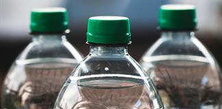 La FIFA proh&iacute;be que los aficionados lleven botellas de agua a los estadios del Mundial