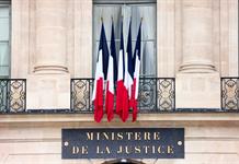La presión aumenta en Francia para atacar las agresiones sexuales a niños. La presión aumenta en Francia para atacar las agresiones sexuales a niños.