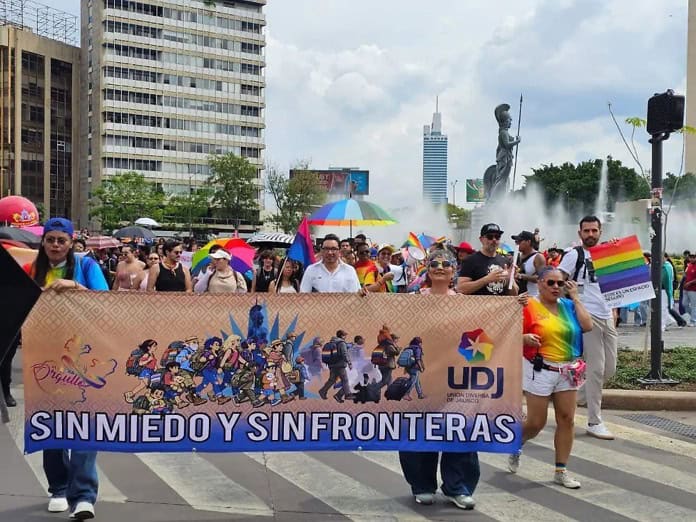 Visibilizan la migración LGBT+ en Guadalajara con marcha multitudinaria Visibilizan la migración LGBT+ en Guadalajara con marcha multitudinaria