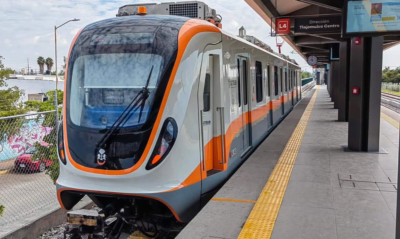 Trenes Hechos en China transportarán a aficionados a sedes mexicanas de Mundial 2026
