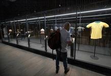 Museo mexicano Jumex estrena colección de objetos de Pelé y Messi a dos días del Mundial Museo mexicano Jumex estrena colección de objetos de Pelé y Messi a dos días del Mundial