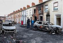 Belfast se prepara para nuevos incidentes tras disturbios antiinmigración