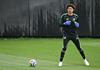 Guillermo Ochoa llega a su sexto Mundial entre halagos y dudas por edad