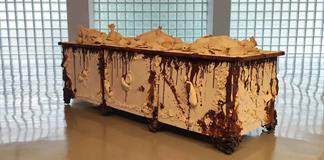 Exceso de consumo y desechos: colectivo Popdots plantea el impacto medioambiental en escultura