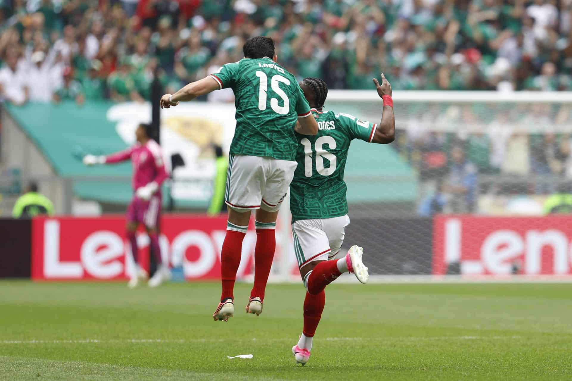 1-0. México vence a Sudáfrica al medio tiempo con gol de Julián Quiñones