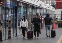 Blindado el Aeropuerto de Ciudad de México, ante protestas de maestros a horas del Mundial Blindado el Aeropuerto de Ciudad de México, ante protestas de maestros a horas del Mundial