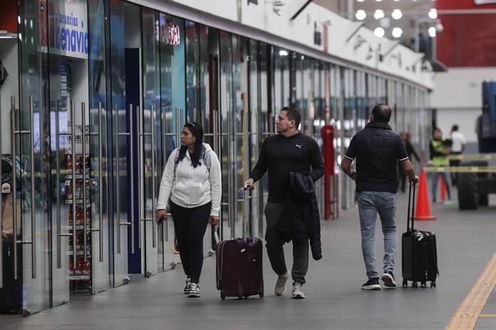 Blindado el Aeropuerto de Ciudad de México, ante protestas de maestros a horas del Mundial Blindado el Aeropuerto de Ciudad de México, ante protestas de maestros a horas del Mundial