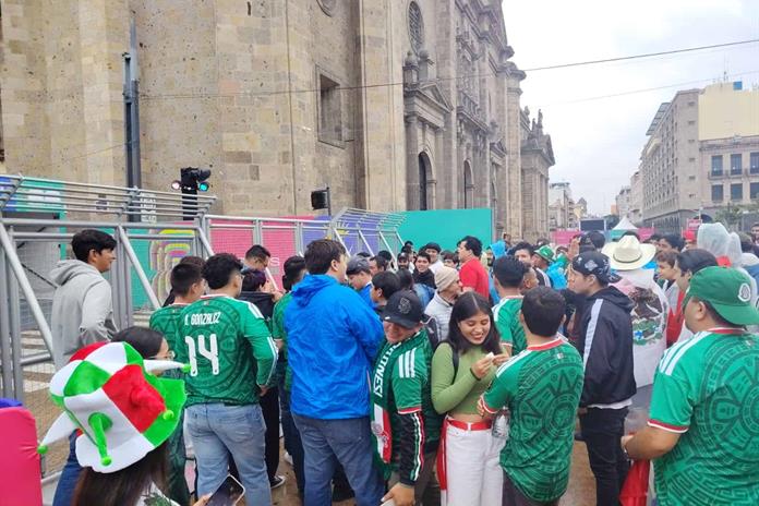 Cambió un día de salario por dormir en el Centro y ver el arranque del Mundial Cambió un día de salario por dormir en el Centro y ver el arranque del Mundial