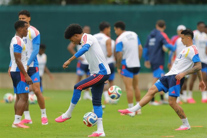 Colombia inicia su aventura mundialista con entrenamiento abierto en Guadalajara Colombia inicia su aventura mundialista con entrenamiento abierto en Guadalajara