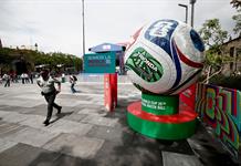 Costos de consumo generan quejas entre aficionados en el Fan Fest