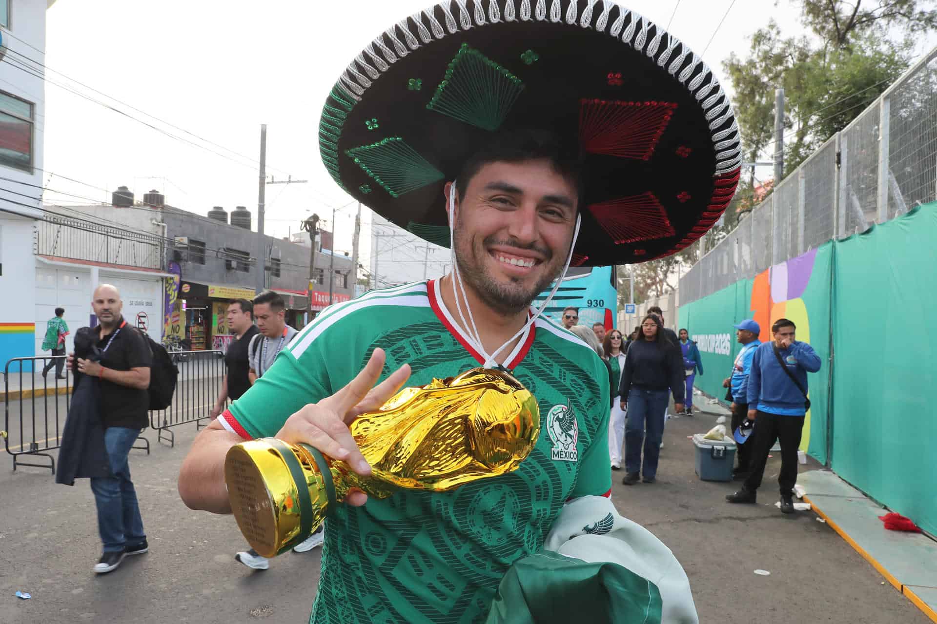 México amanece entre ilusión y tensión a horas de acoger su tercera Copa del Mundo México amanece entre ilusión y tensión a horas de acoger su tercera Copa del Mundo
