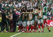 1-0. México vence a Sudáfrica al medio tiempo con gol de Julián Quiñones 1-0. México vence a Sudáfrica al medio tiempo con gol de Julián Quiñones