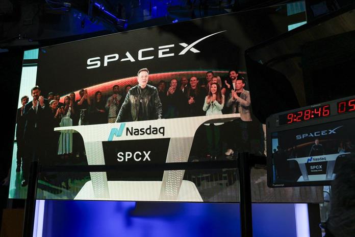 SpaceX despega en la bolsa en un debut récord SpaceX despega en la bolsa en un debut récord